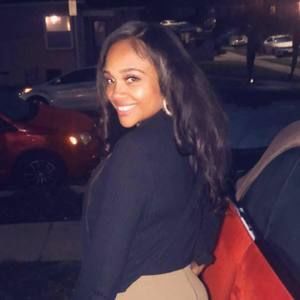 Meet your Posher, Larisa